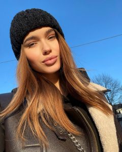 Эскортница з красивой грудью Светлинна от prostitutki-moskva.today